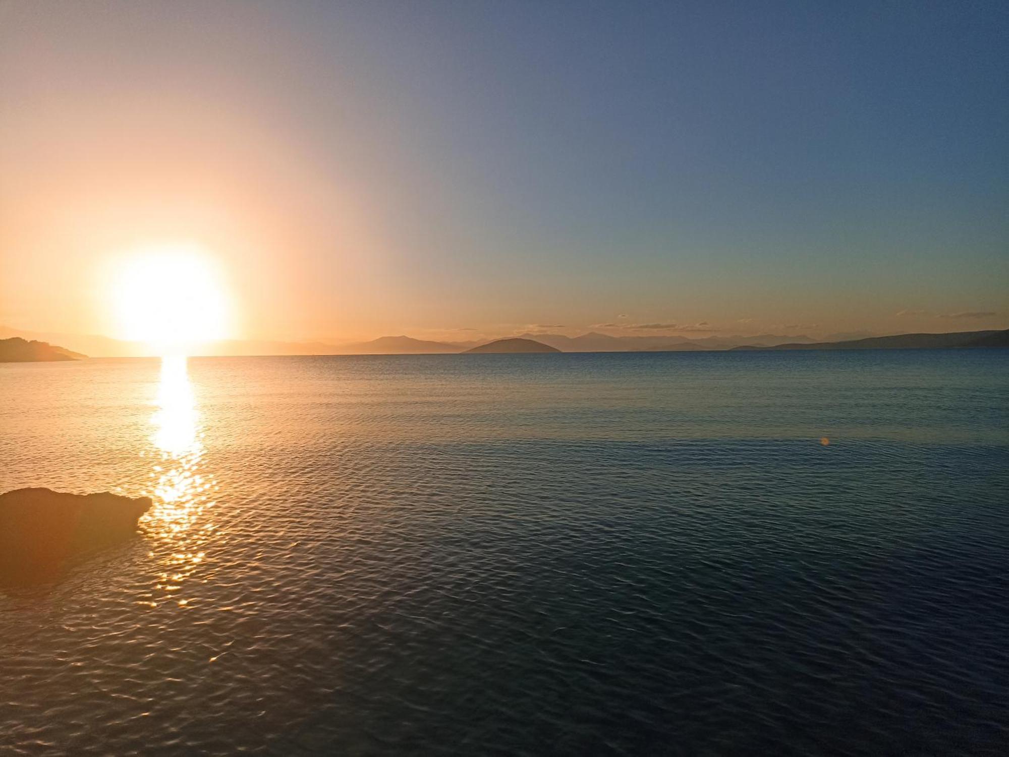 Doroufi Inn Koilas Bagian luar foto