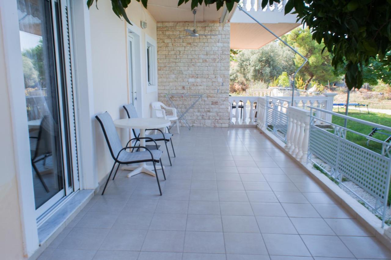 Doroufi Inn Koilas Bagian luar foto